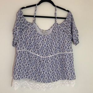 Skies are Blue Langlock Cold Shoulder Top-L